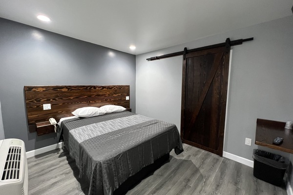 Premium bedding, individually furnished, desk, free WiFi