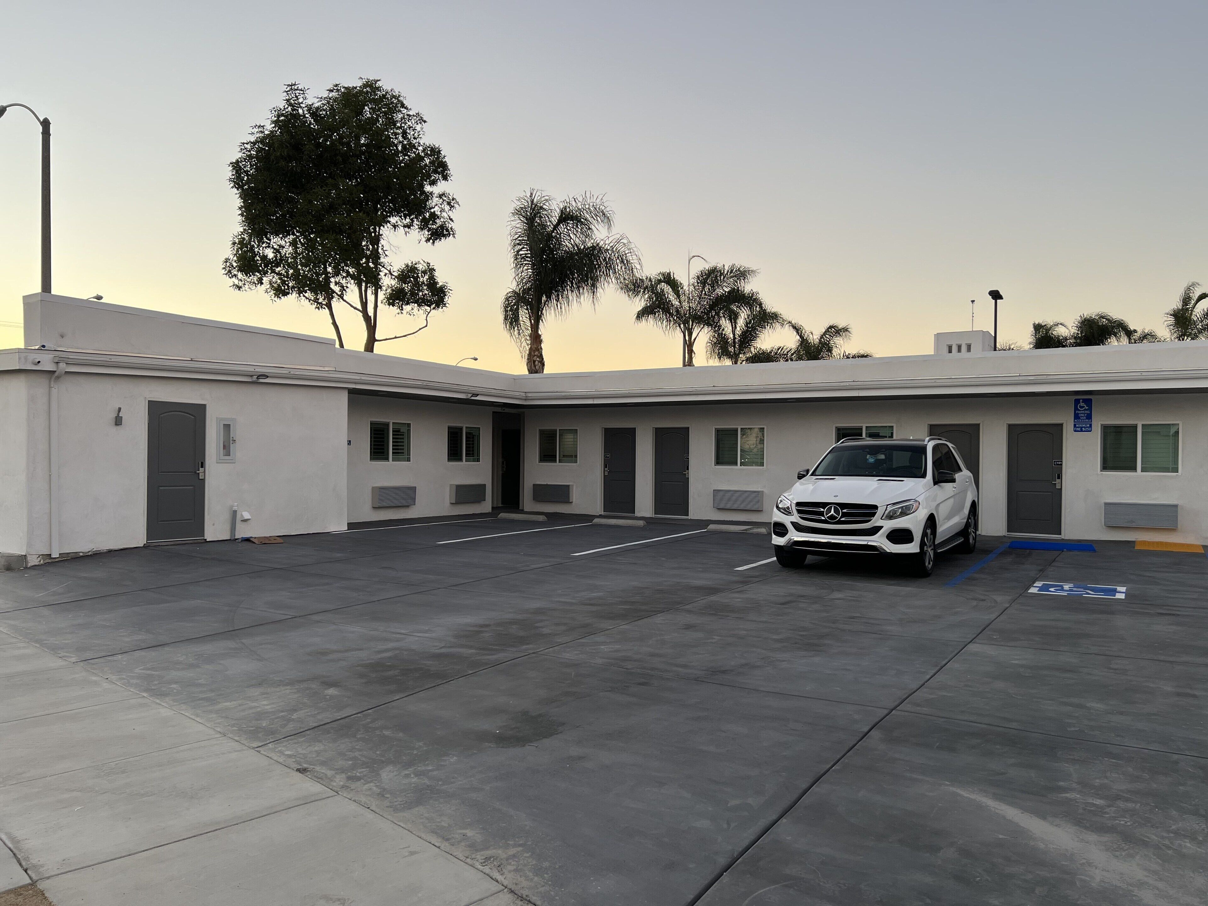 Literie de qualité, ameublement unique, bureau, accès au Wi-Fi (inclus)