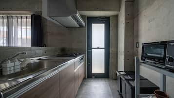 Apartment, Nichtraucher (2F) | Eigene Küche | Kühlschrank, Mikrowelle, Herdplatte, Wasserkocher