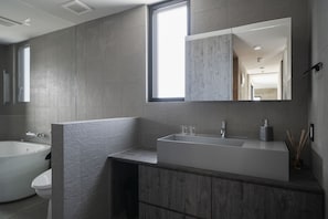 Apartment, Non Smoking (3F) | Bathroom | Separate bathtub and shower, hair dryer, slippers, towels - La luna (Yomitan)