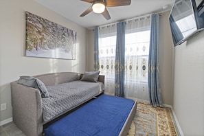 bedroom #4 with 2 twin size beds - cozy 4 bedrooms house (Casa Grande)