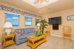 Condo, 3 chambres | Salle de séjour