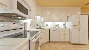 Condo, 3 habitaciones | Cocina privada