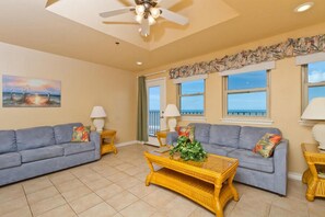 Condo, 3 Bedrooms | Living room