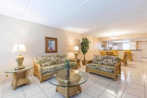 Condo, 2 Bedrooms | Living room
