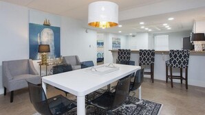 Bloc d'apartaments, 2 dormitoris | Servei de restauració