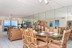 콘도, 침실 2개 | 다이닝