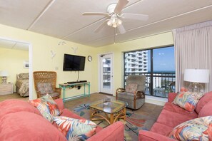 Appart'hôtel, 2 chambres | Salle de séjour
