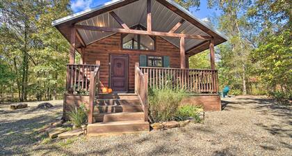 Broken Bow Hideaway w/ Hot Tub & Fire Pit!