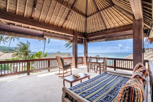 Beachfront Group Property – 9 Separate Rooms, 3 Levels | The Village of Angels