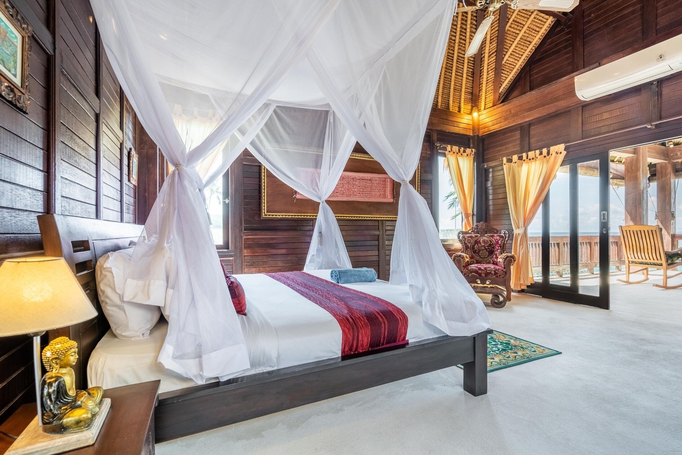 1 bedroom, desk, WiFi, bed sheets
