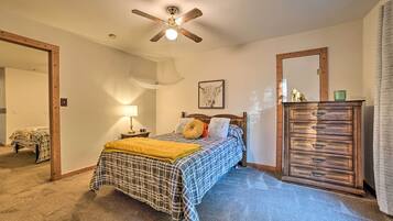 2 Schlafzimmer, Schreibtisch, Bügeleisen/Bügelbrett, Bettwäsche