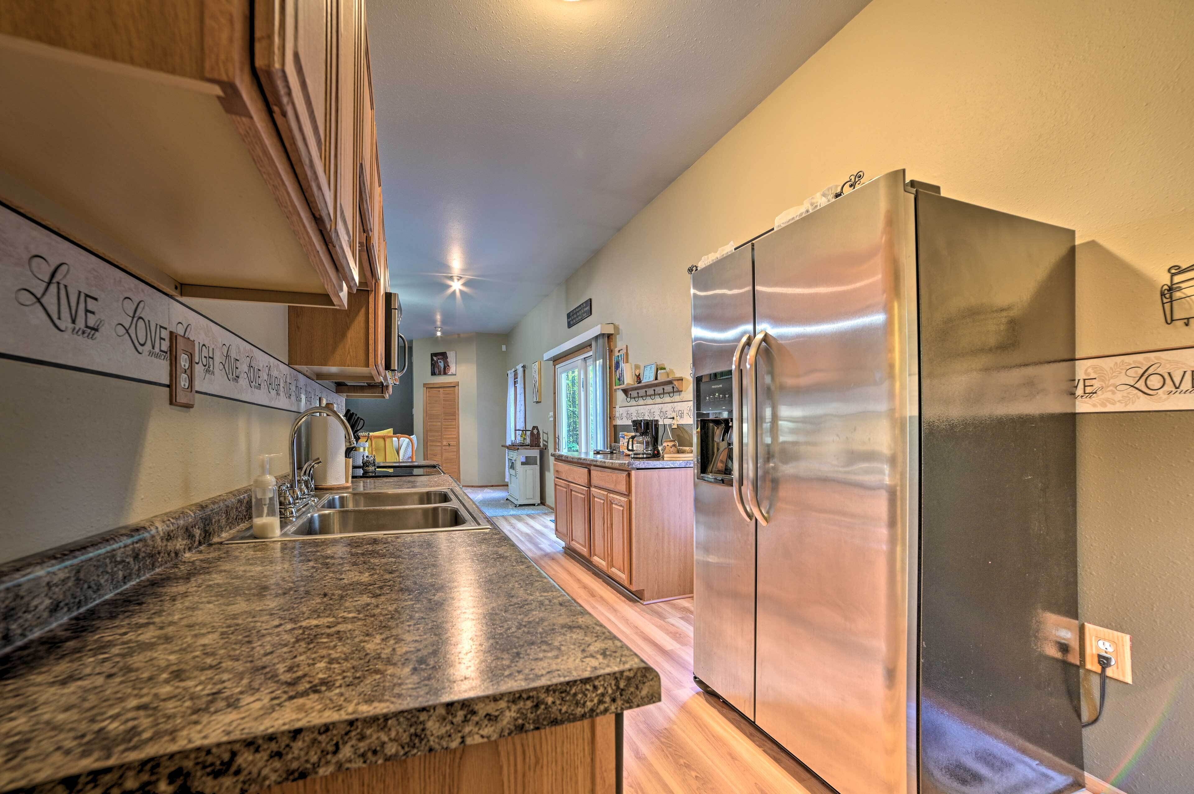 Fridge, microwave, dishwasher, coffee/tea maker