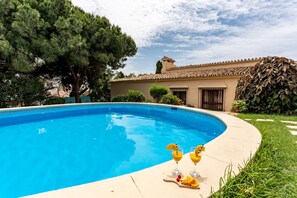 Pool - Villa "Art Gallery House" next to the beach with Sea View, Pool, Garden, Terrace, A/C & Wi-Fi (La Cala de Mijas)