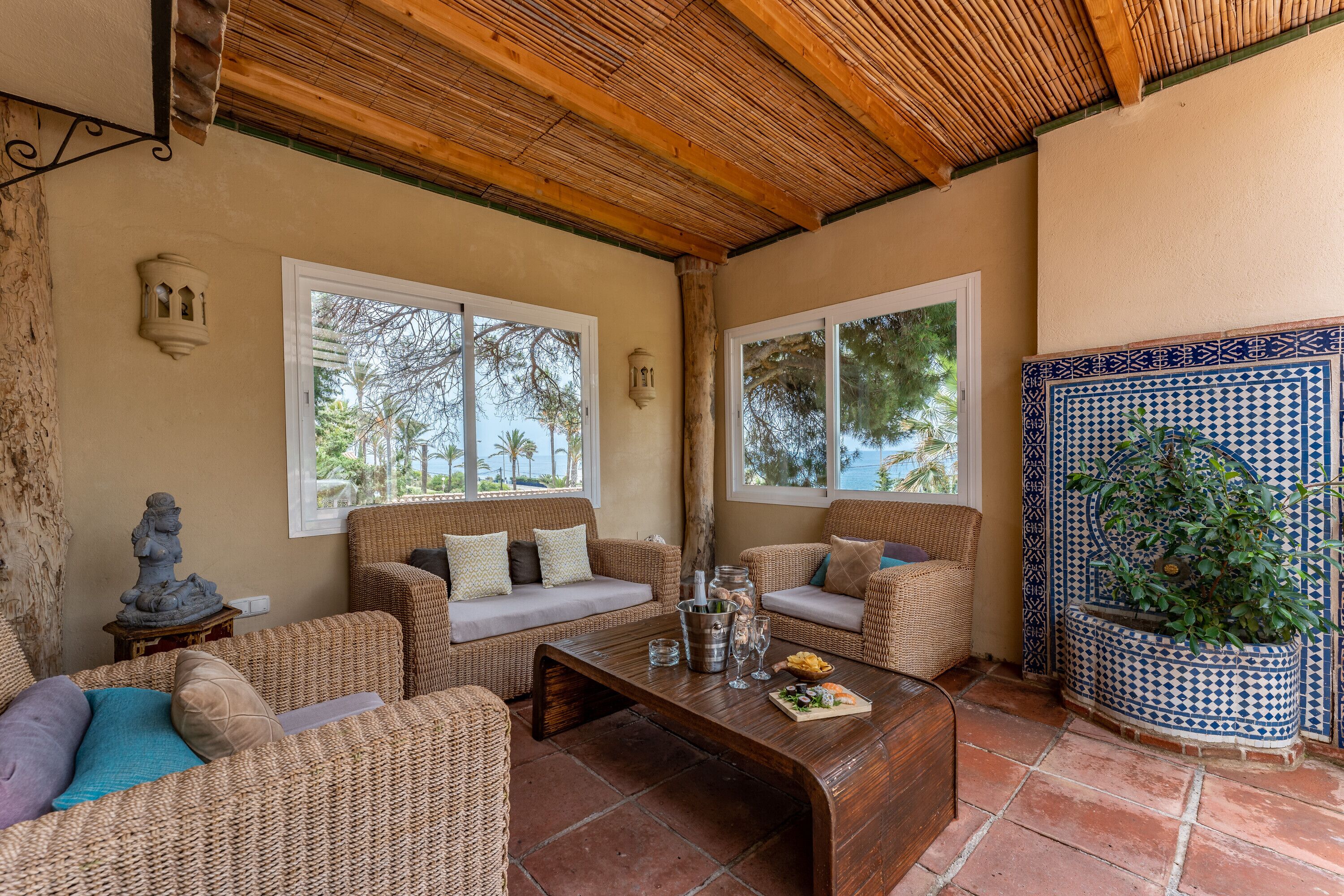 Tv, pejs, dvd-afspiller, stereoanlæg