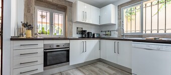 Villa "Art Gallery House" next to the beach with Sea View, Pool, Garden, Terrace, A/C & Wi-Fi