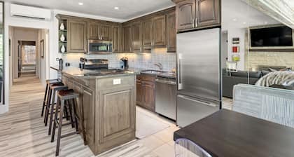 NEW 6Mil Luxury Condo Ski n Ski out Aspen Mountain (AJAX)