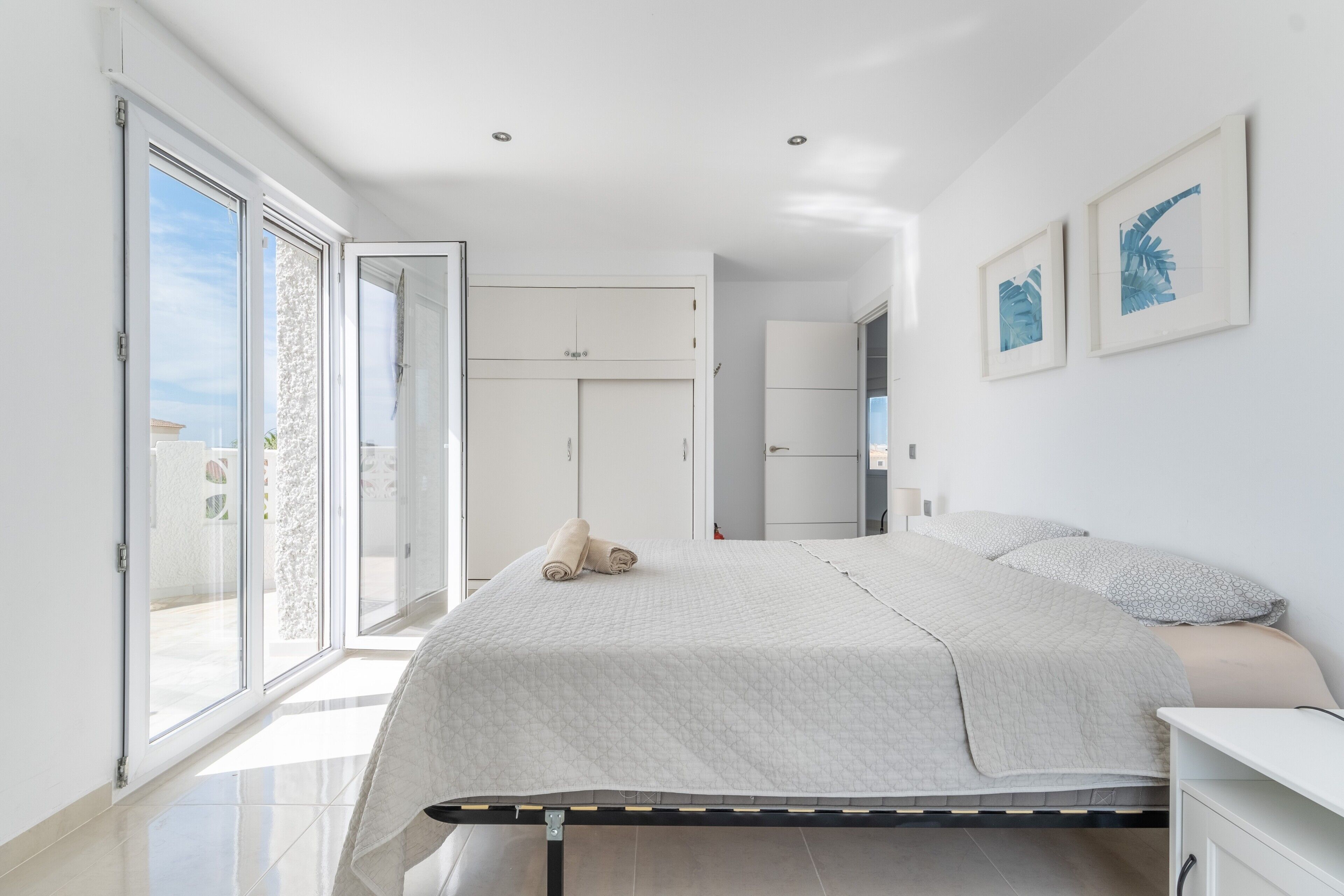 5 camere, ferro/asse da stiro, Wi-Fi gratuito, lenzuola