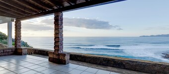 'Casa Elena' with Sea View, Terrace, Balcony & Wi-Fi