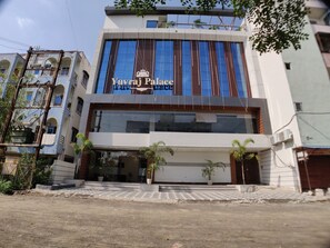Front of property - Hotel Yuvraj Palace (Bhopal)