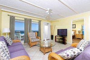 Condo, 2 Bedrooms | Living room