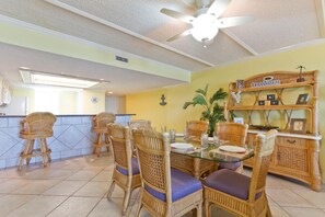 Condo, 2 Bedrooms | Dining