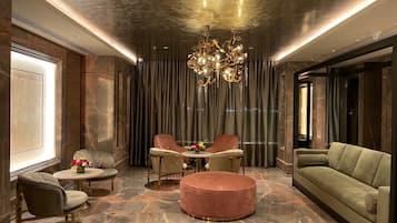 Sala de estar en el lobby