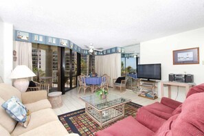Condo, 2 Bedrooms | Living room