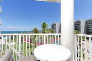 Condo, 2 chambres | Balcon