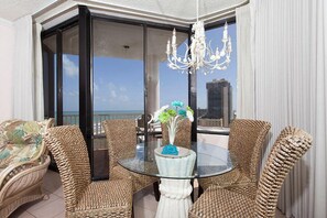 Condo, 2 Bedrooms | Dining