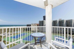 Condo, 2 habitaciones | Balcón