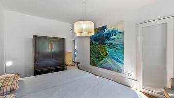 2 多间卧室、熨斗/熨衣板、免费 WiFi、床单