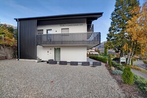 Exterior - Holiday Apartment “Haus Vergissmeinnicht” with Mountain View, Garden & Wi-F (Tirol)