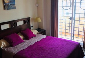 2 bedrooms, iron/ironing board, free WiFi, bed sheets - "Lux Apartm BEAUVIVIR" with Shared Pool, Garden & Private Terrace (Torre del Mar)