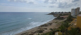 Wonderful Villa with Private Beach, Sea View, Shared Pool, Terrace & Wi-Fi