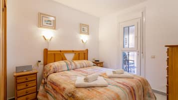 2 chambres, fer et planche à repasser, Wi-Fi gratuit, draps fournis