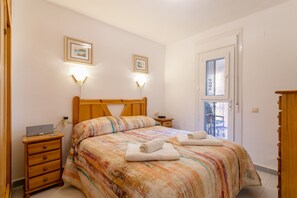 2 dormitorios, tabla de planchar con plancha, wifi gratis y ropa de cama