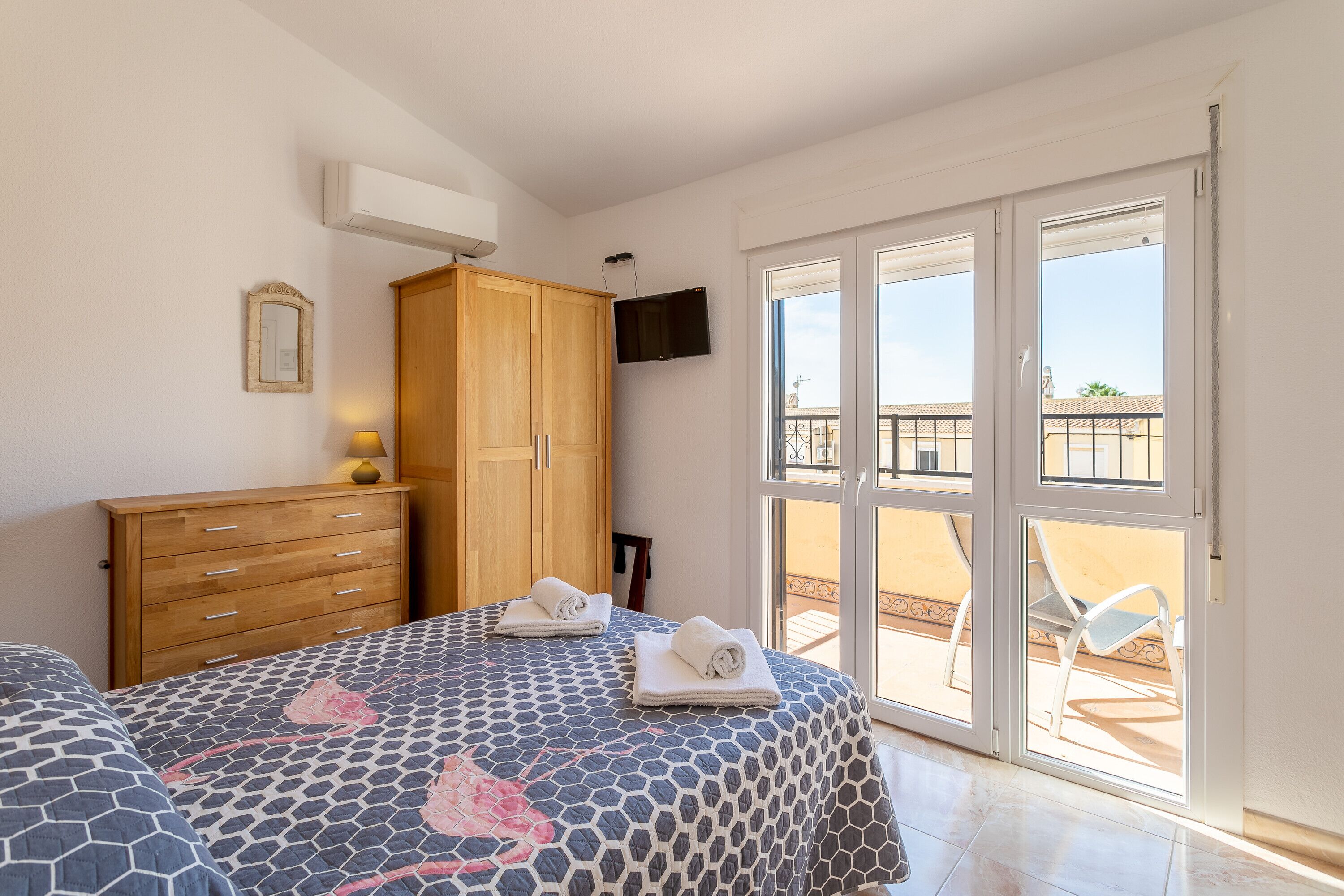 3 habitaciones, tabla de planchar con plancha y wifi gratis 