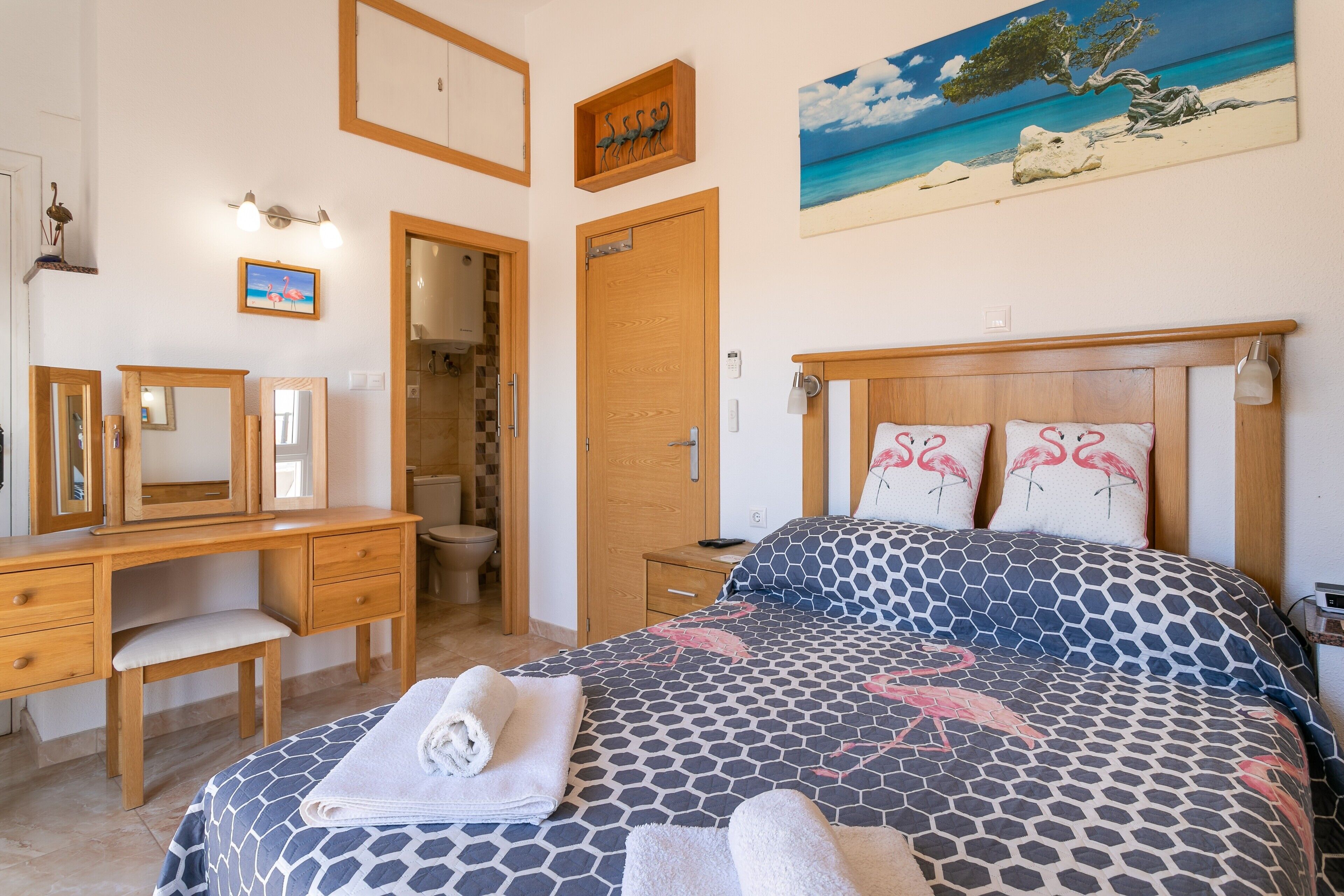 3 chambres, fer et planche à repasser, Wi-Fi gratuit, draps fournis