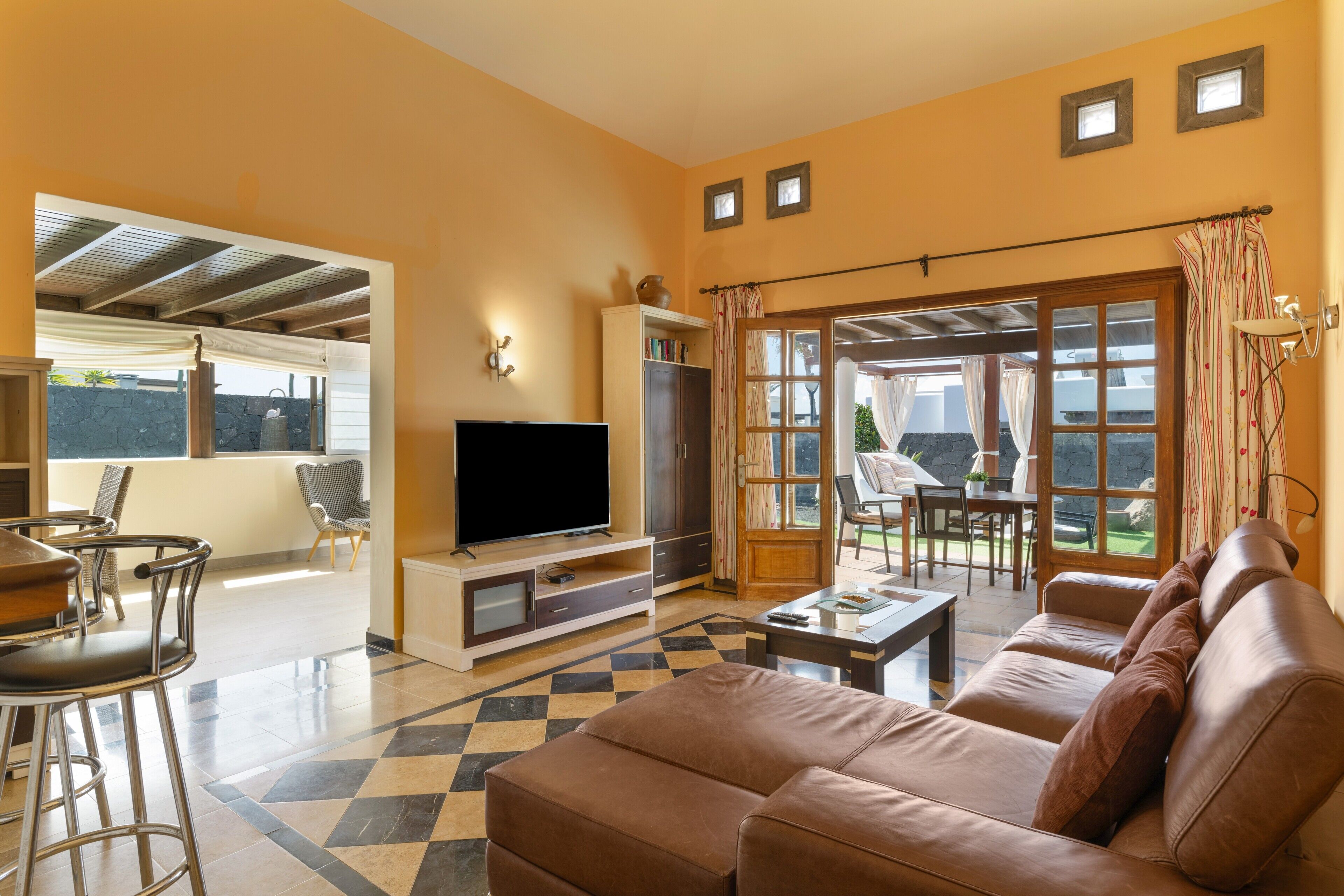 Televisión, estéreo