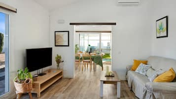 TV, mesa de pingue-pongue