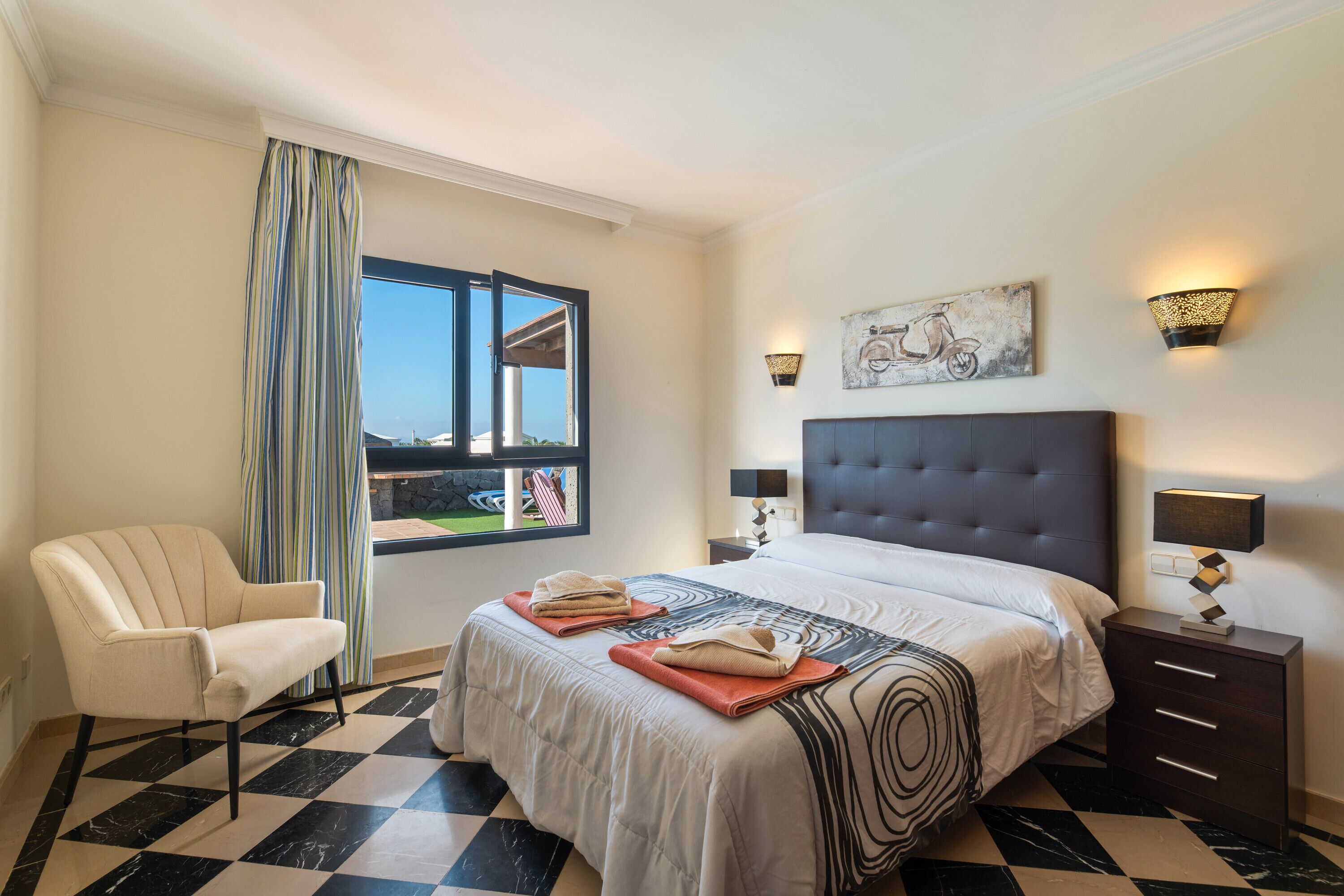 3 chambres, fer et planche à repasser, Wi-Fi gratuit, draps fournis