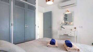 2 slaapkamers, een strijkplank/strijkijzer, gratis wifi, beddengoed