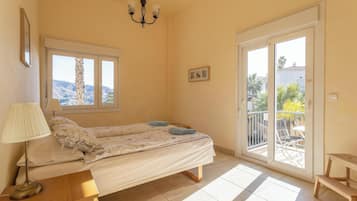 4 bedrooms, free WiFi, bed sheets