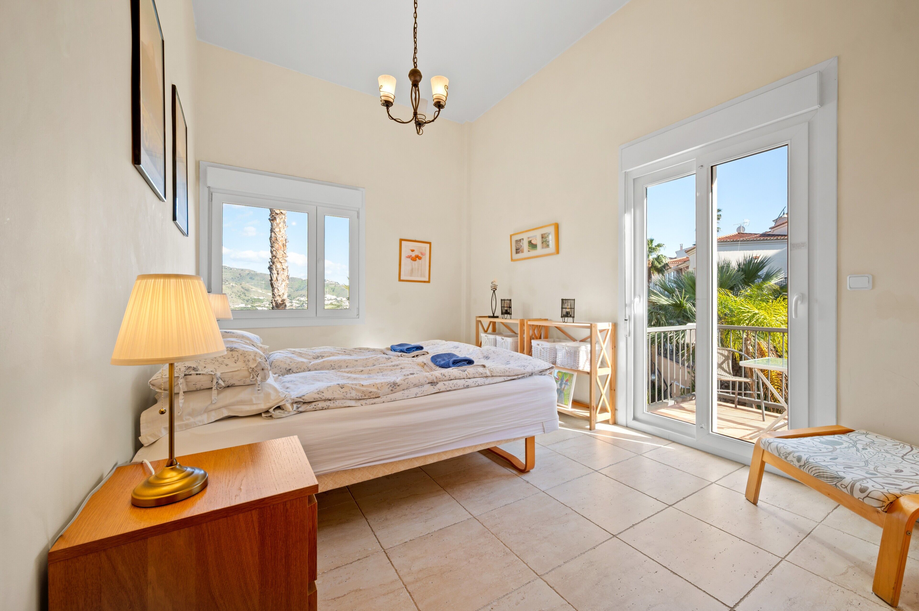 4 多间卧室、免费 WiFi、床单