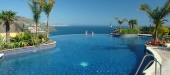 Villa Fuentes with Sea View, Shared Pool & Wi-Fi