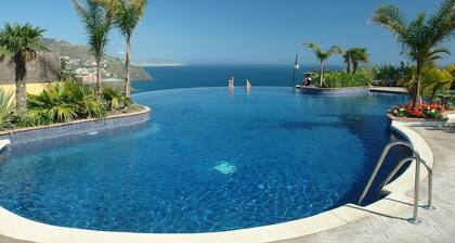 Villa Fuentes with Sea View, Shared Pool & Wi-Fi