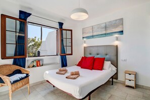 2 bedrooms, iron/ironing board, free WiFi, bed sheets - Apartment "Puerto Chico Q" with Sea View, Shared Pool, Terrace, A/C & Wi-Fi (Playa Blanca)