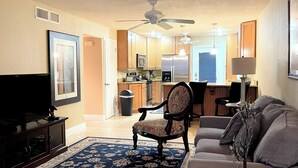 Living area - Olde Naples Condo 809 (Naples)