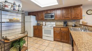 Condo, 2 Bedrooms | Private kitchen